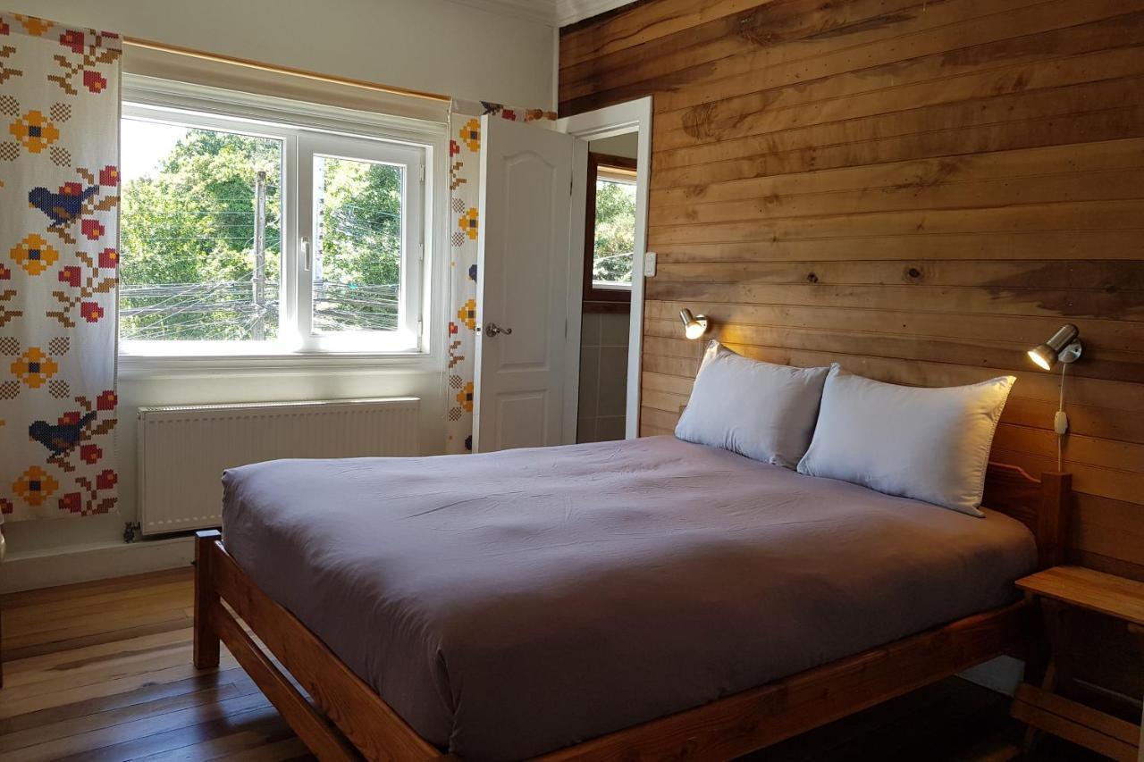 Hostal Compass Del Sur Puerto Varas Bagian luar foto