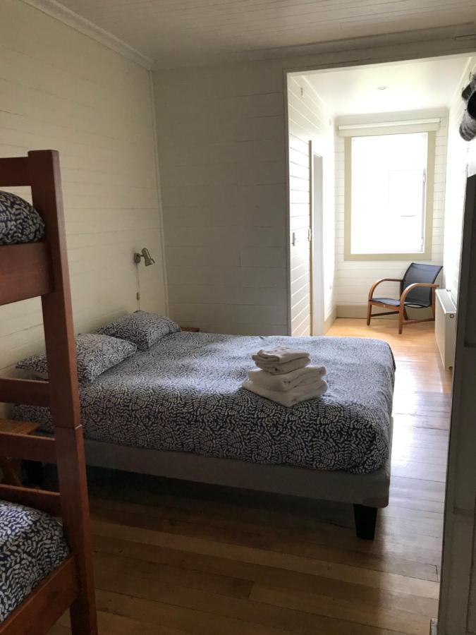Hostal Compass Del Sur Puerto Varas Bagian luar foto