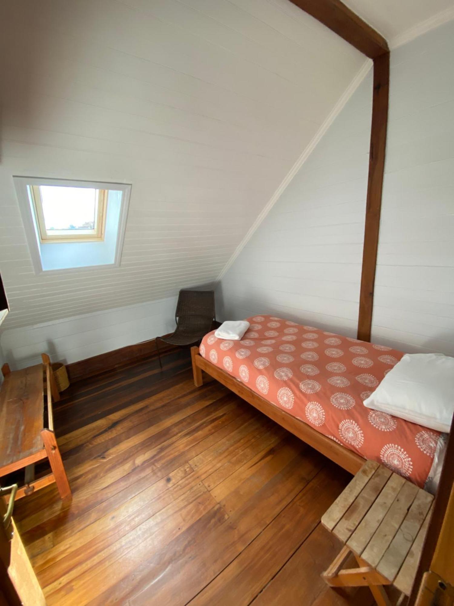 Hostal Compass Del Sur Puerto Varas Bagian luar foto