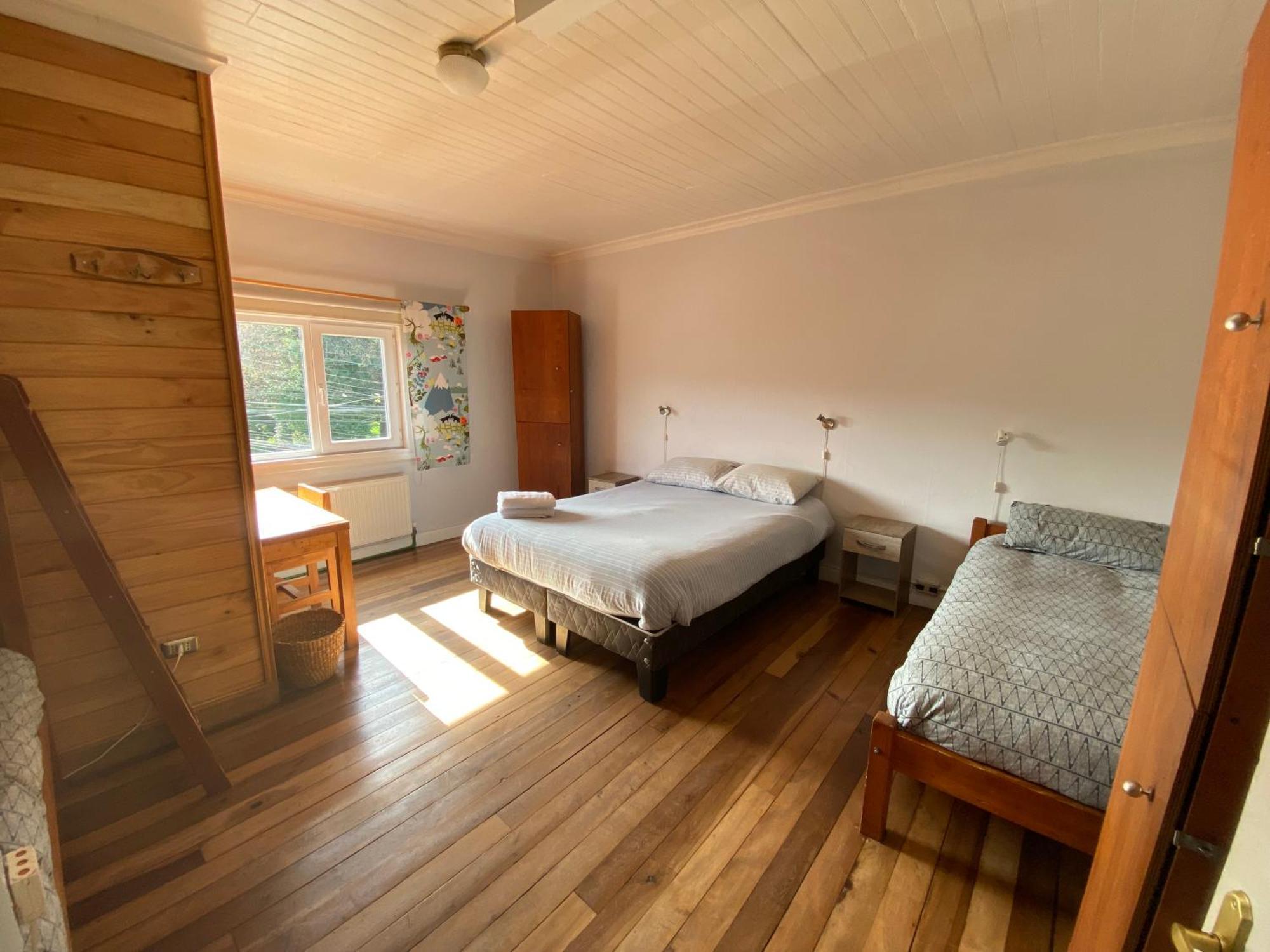 Hostal Compass Del Sur Puerto Varas Bagian luar foto