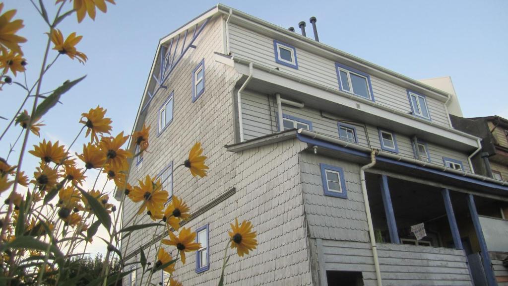 Hostal Compass Del Sur Puerto Varas Bagian luar foto
